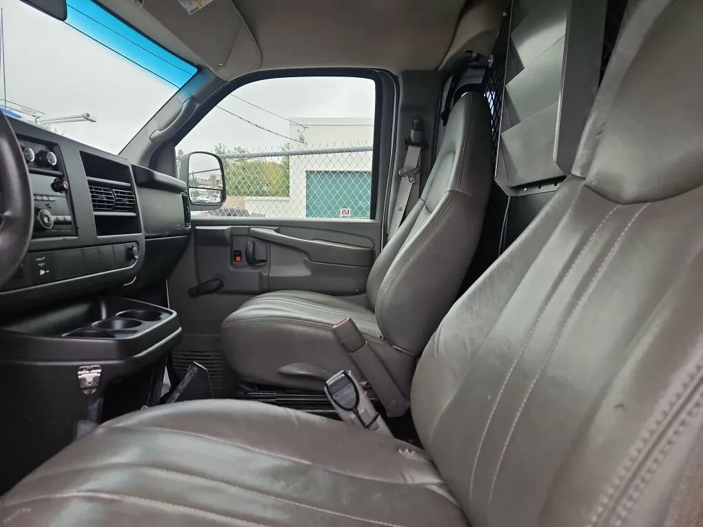 Used 2008 Chevrolet Express 2500 RWD image 12