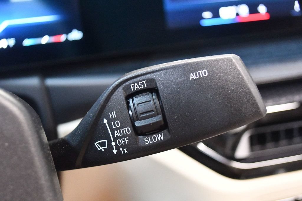 Used 2025 BMW M440i Convertible w/ Premium Package RWD image 65