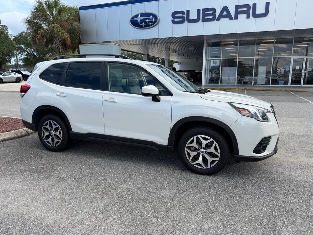 Used 2023 Subaru Forester Premium AWD/4WD image 1