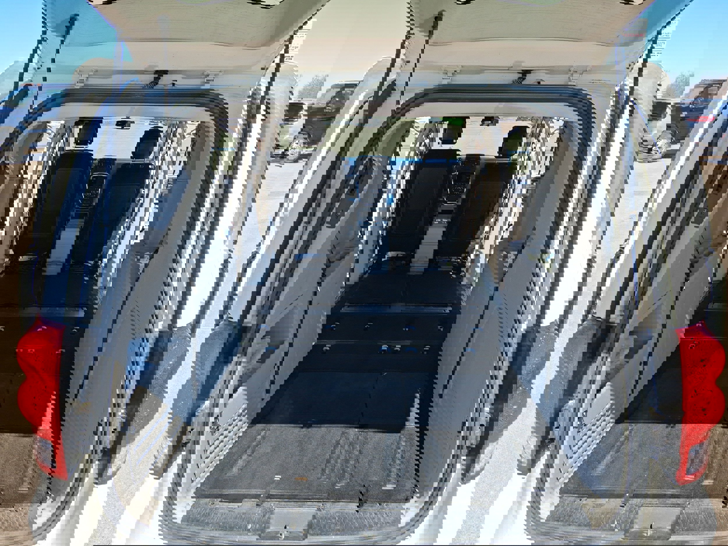 Used 2013 Dodge Grand Caravan SXT image 20