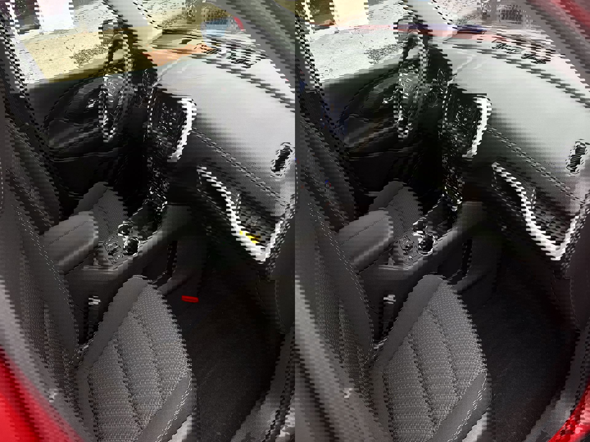 Certified 2024 GMC Terrain SLE w/ Driver Convenience Package image 30