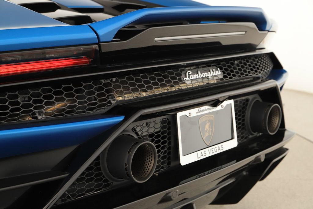 Used 2020 Lamborghini Huracan EVO RWD image 34