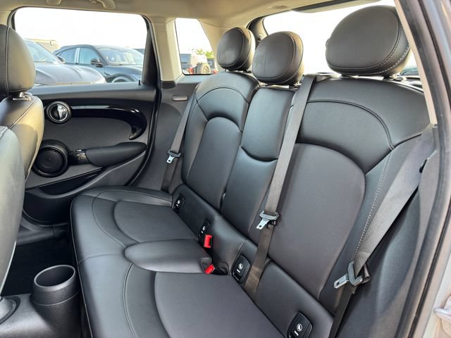 Used 2021 MINI Cooper 4-Door Hardtop FWD image 16