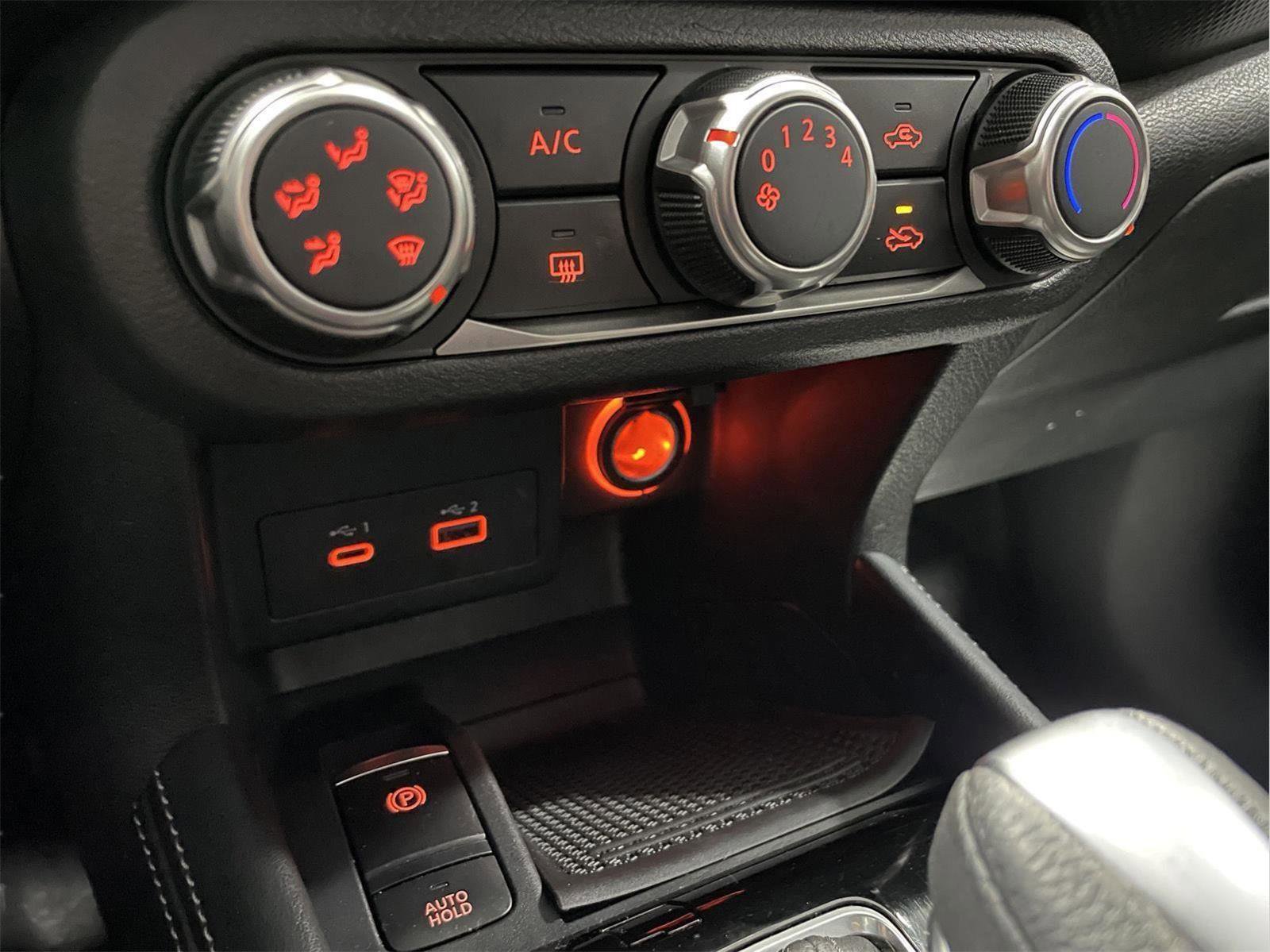 Used 2023 Nissan Kicks SV image 28