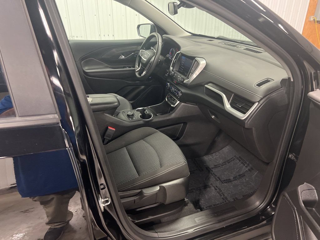 Certified 2023 GMC Terrain SLE w/ Driver Convenience Package AWD/4WD image 9