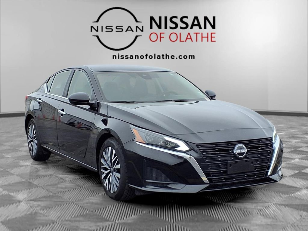 Certified 2025 Nissan Altima 2.5 SV image 30