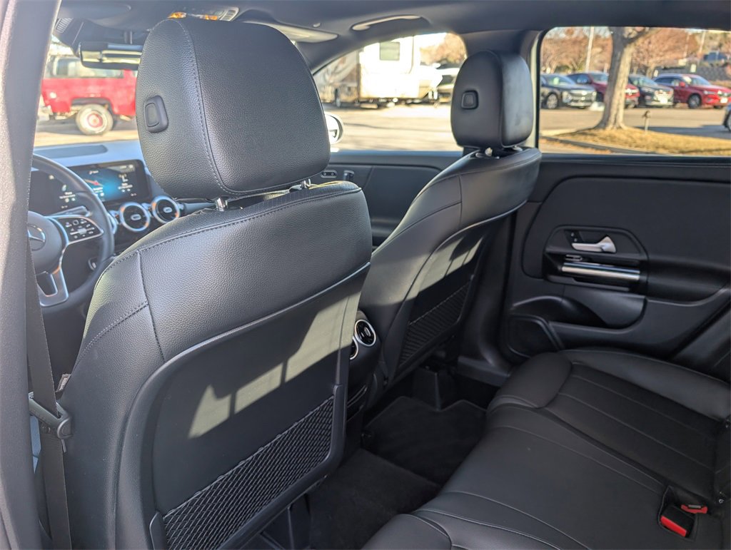 Used 2022 Mercedes-Benz GLA 250 4MATIC image 16