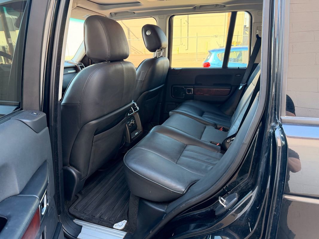 Used 2012 Land Rover Range Rover HSE image 9