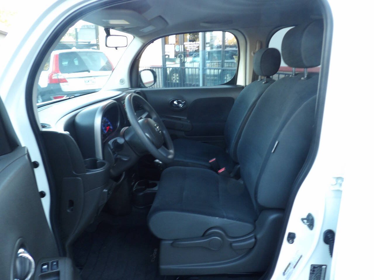 Used 2009 Nissan Cube 1.8 SL w/ Interior Designer Pkg FWD image 7