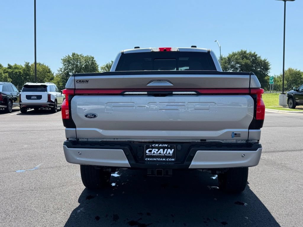 Used 2023 Ford F150 Lightning Platinum AWD/4WD image 6