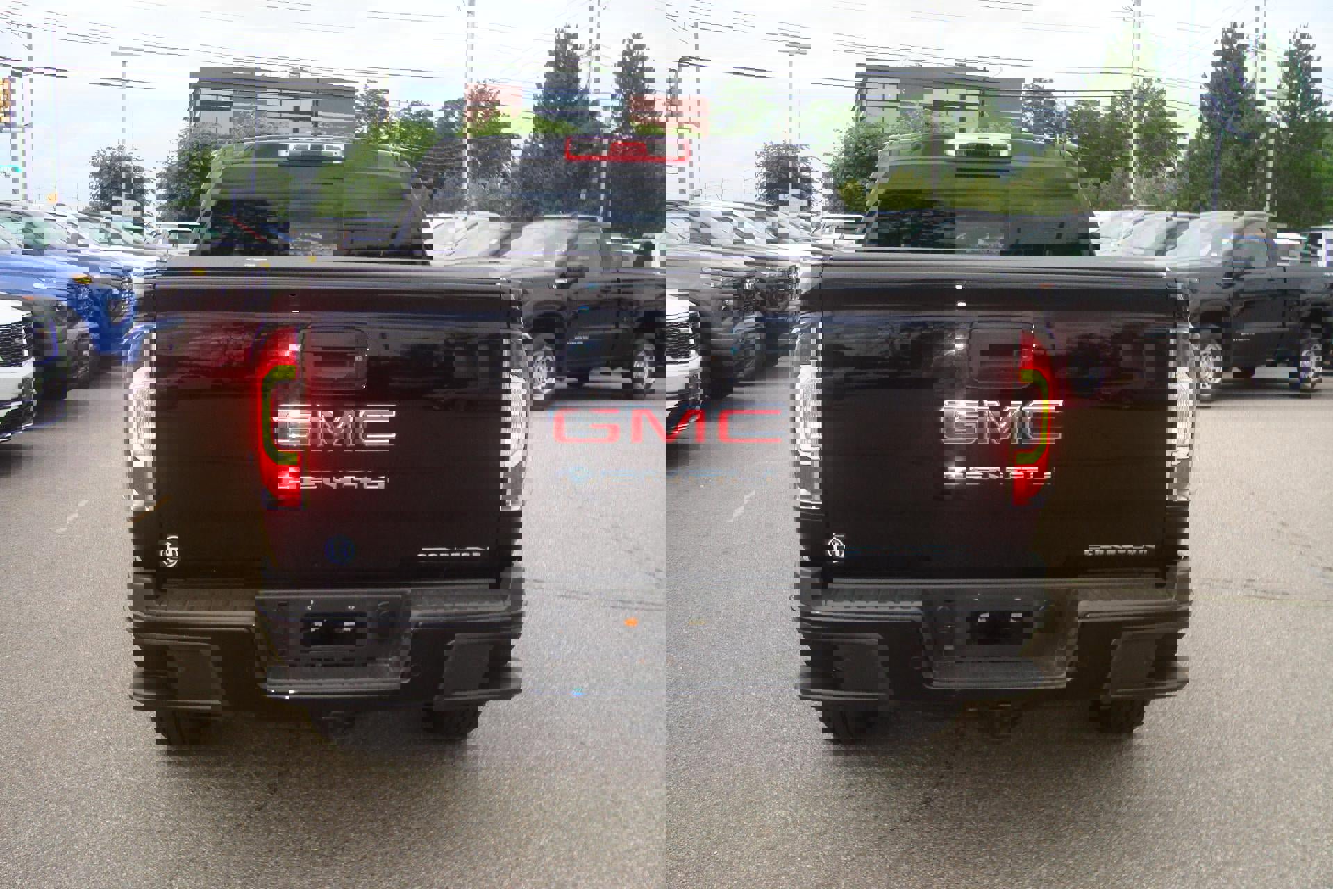 Certified 2022 GMC Canyon Denali image 5