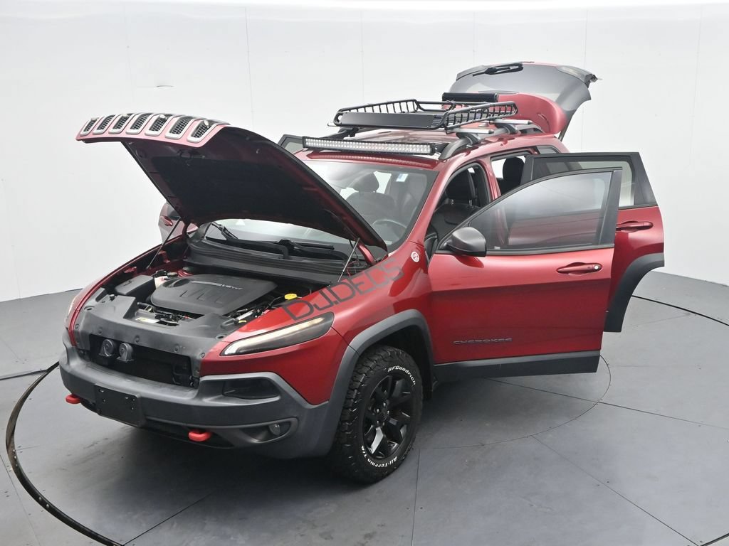Used 2016 Jeep Cherokee Trailhawk w/ Comfort/Convenience Group AWD/4WD image 42