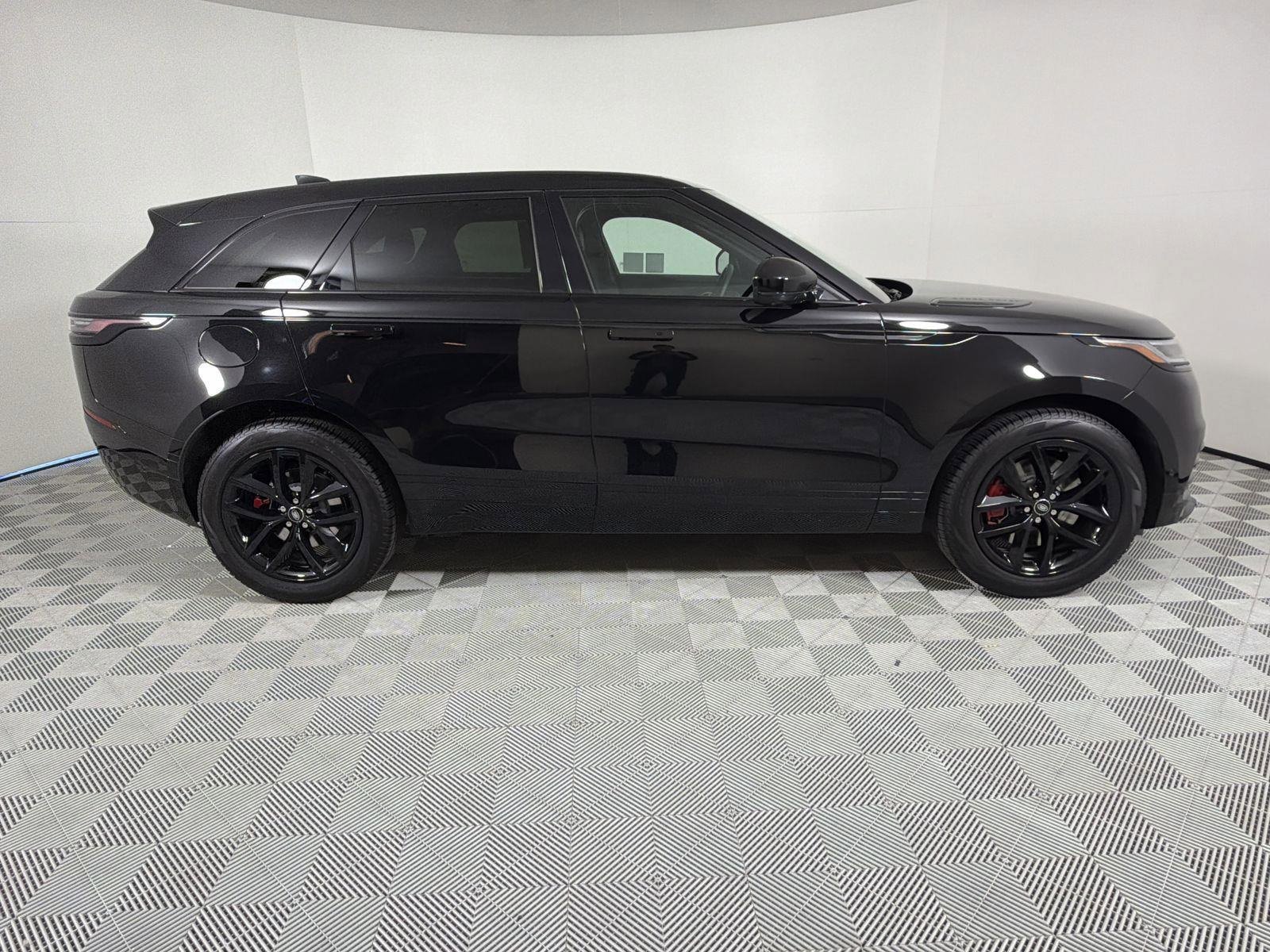 Certified 2025 Land Rover Range Rover Velar Dynamic SE image 6