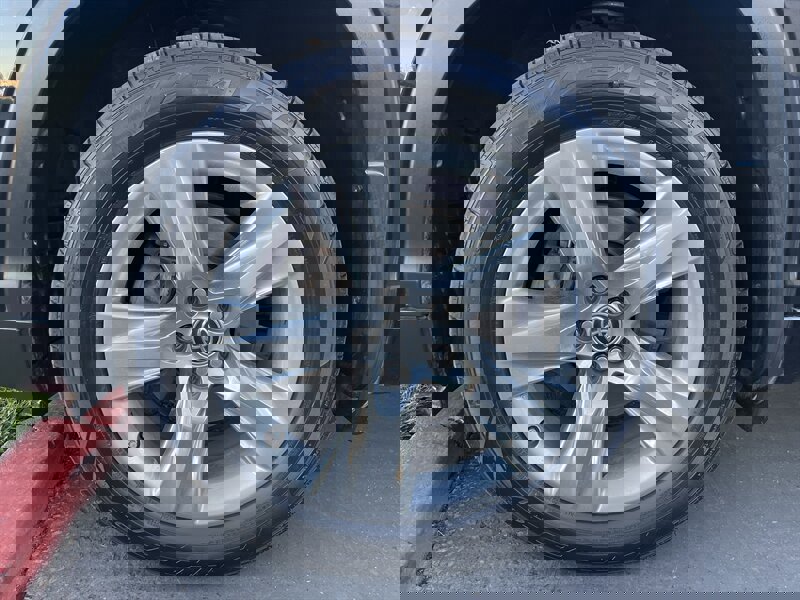 Used 2016 Toyota Highlander Limited image 33