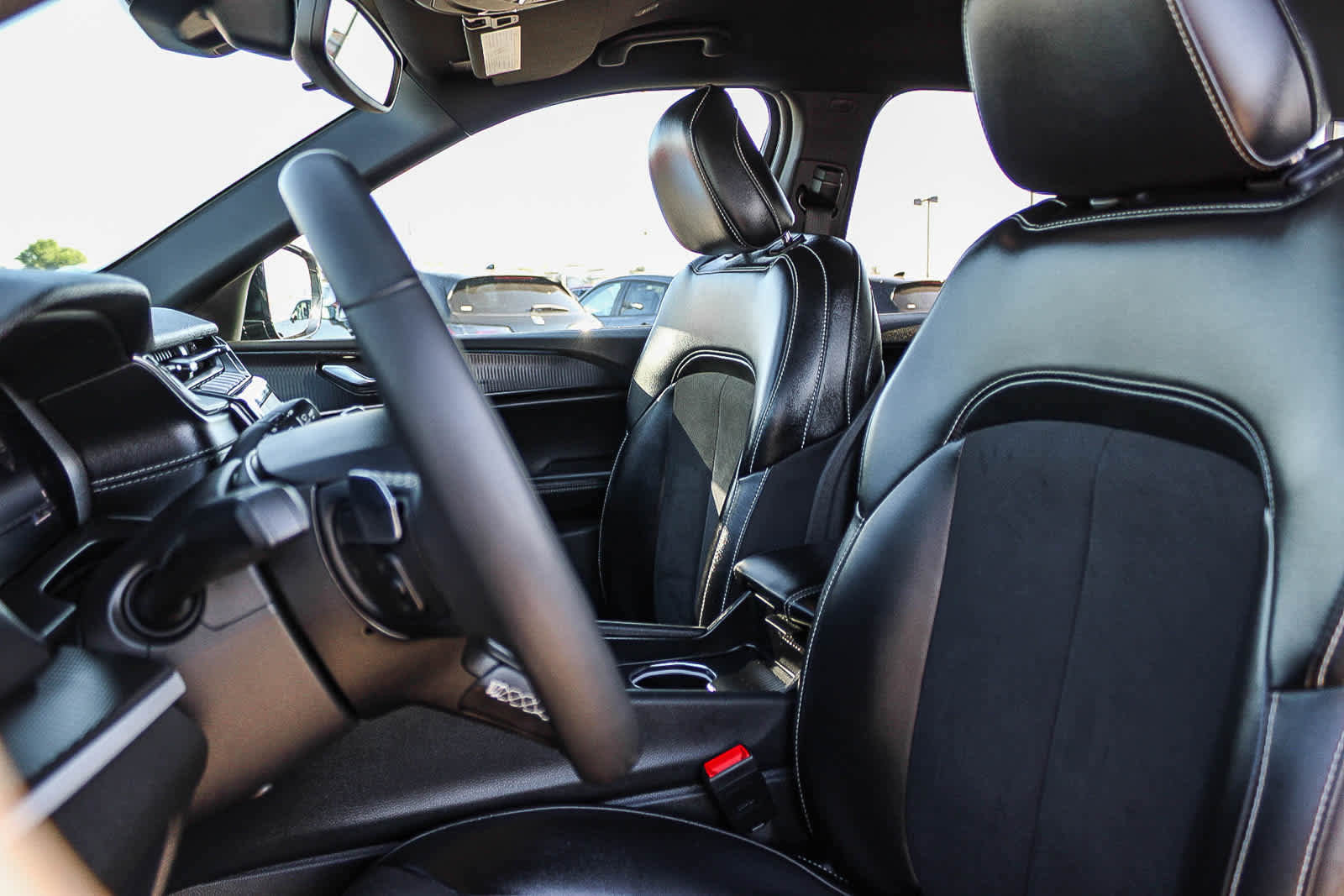 Used 2024 Jeep Grand Cherokee Altitude AWD/4WD image 17