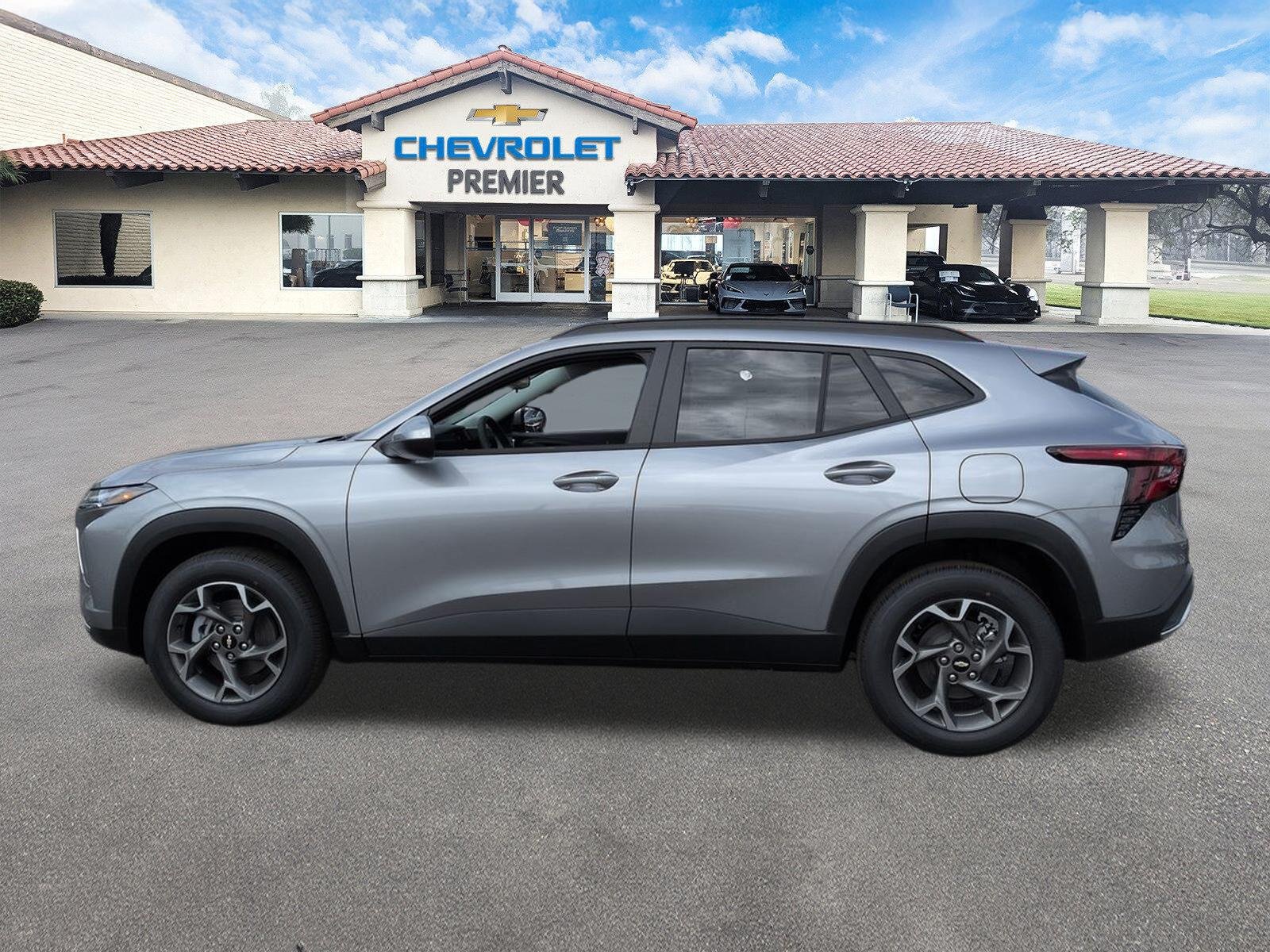 New 2026 Chevrolet Trax LT w/ Driver Confidence Package FWD image 5