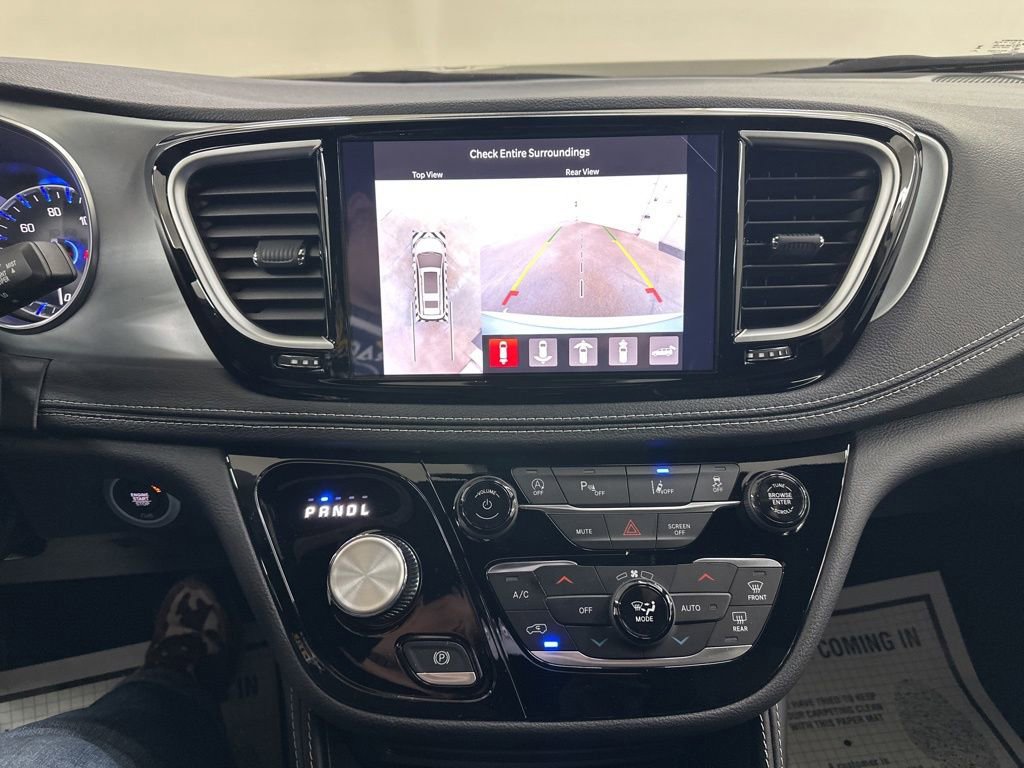 New 2026 Chrysler Pacifica Limited image 37