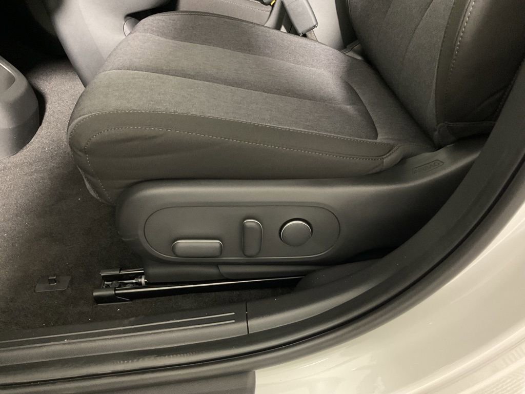 New 2025 Hyundai Ioniq 5 SE AWD/4WD image 22