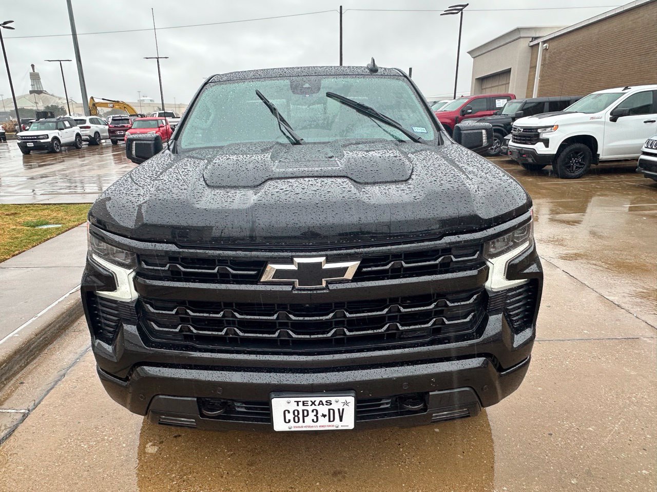 Used 2024 Chevrolet Silverado 1500 LT Trail Boss w/ LT Trail Boss Premium Package AWD/4WD image 2