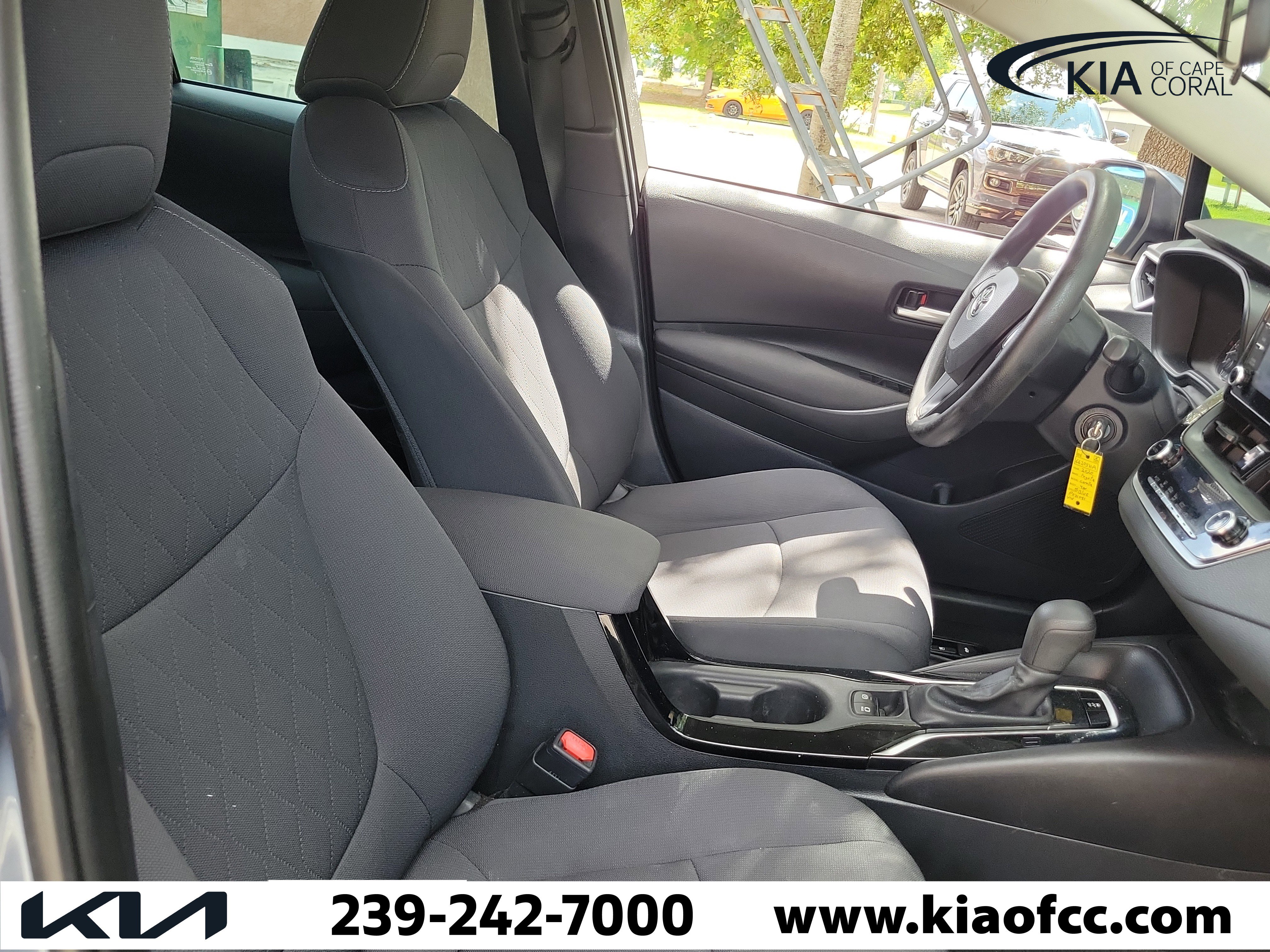 Used 2020 Toyota Corolla LE FWD image 23