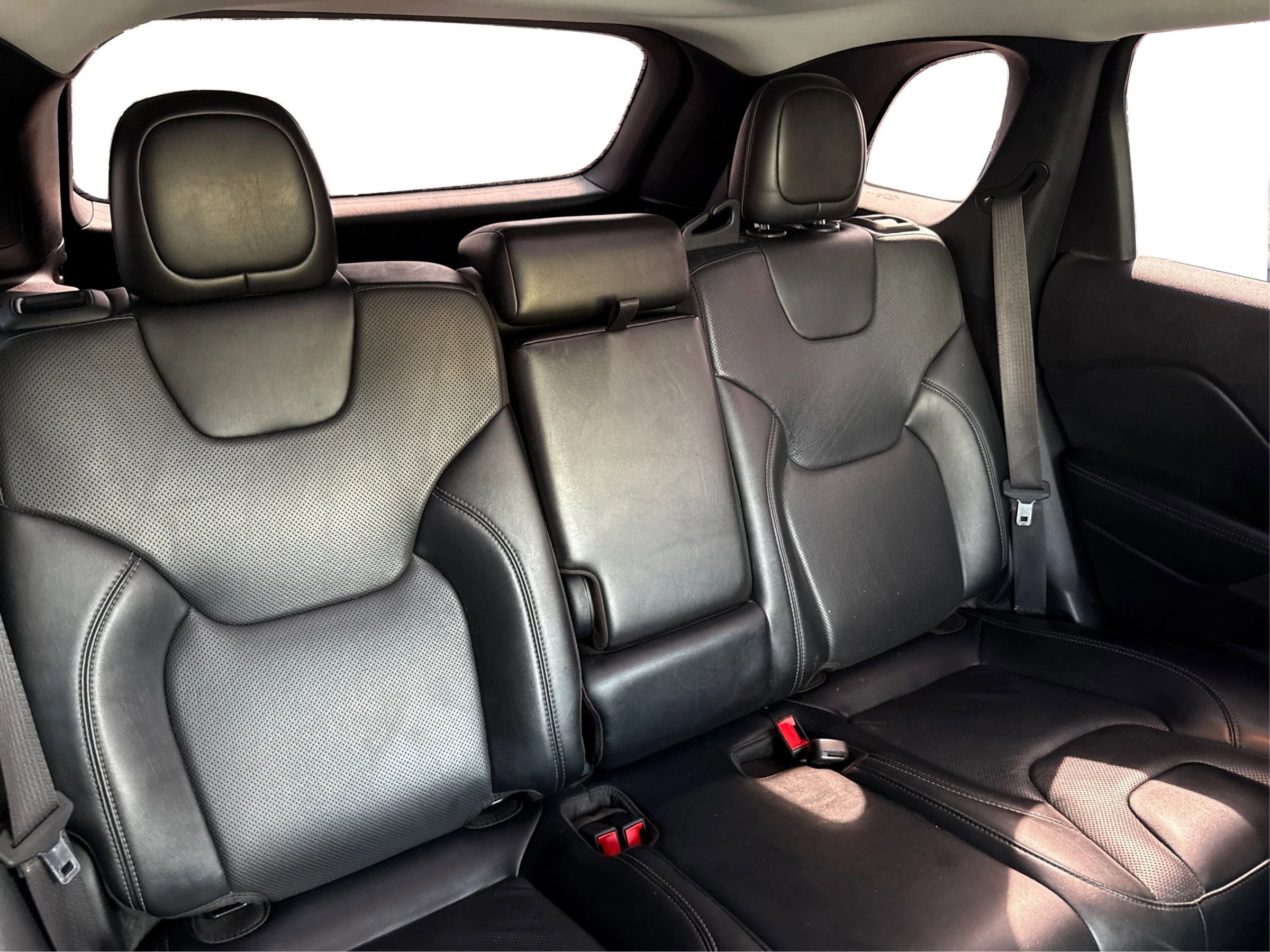 Used 2022 Jeep Cherokee Limited image 12