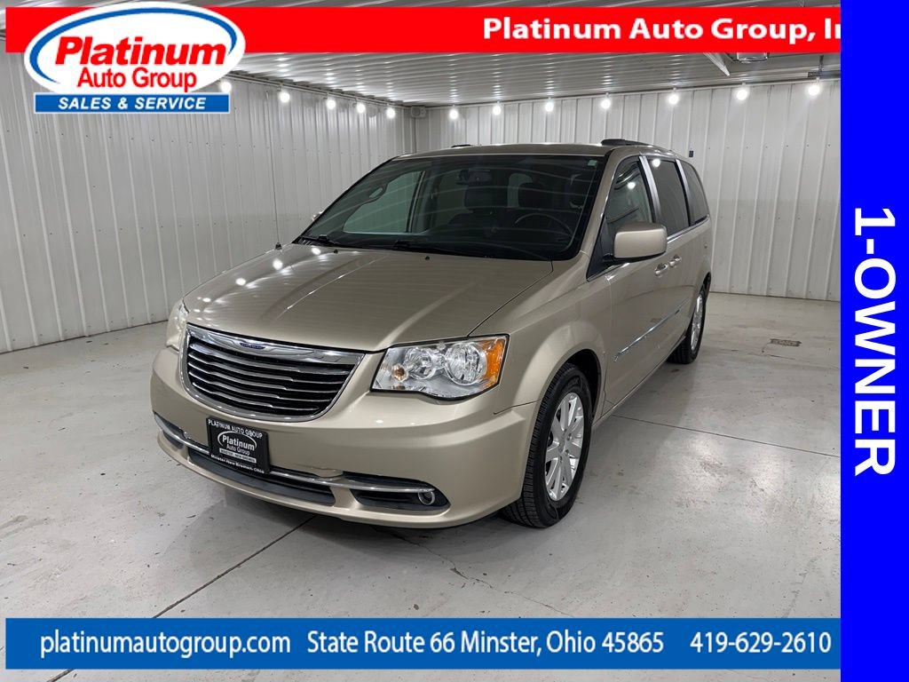 Used 2014 Chrysler Town & Country Touring w/ Trailer Tow Group