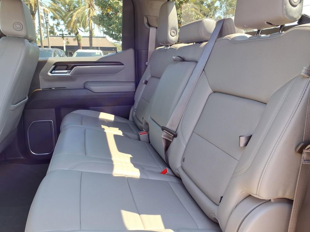 Used 2022 GMC Sierra 1500 SLT w/ SLT Premium Package image 9