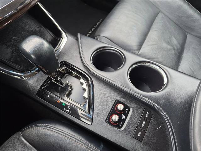 Used 2015 Toyota Avalon XLE w/ Preferred Accessory Package FWD image 12