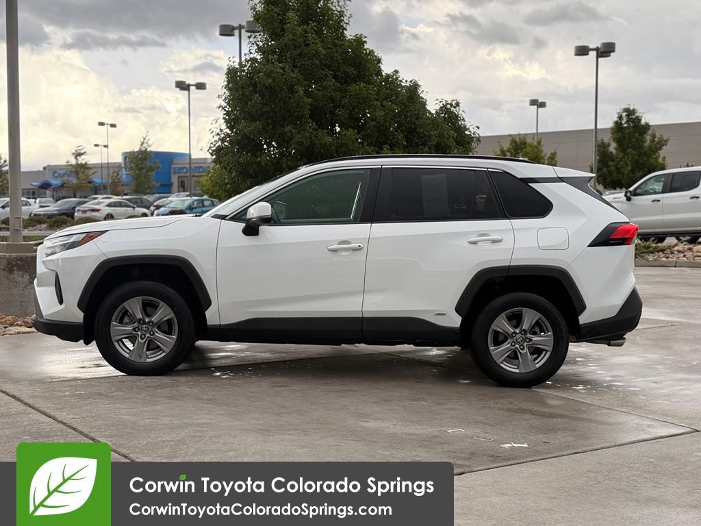 Used 2025 Toyota RAV4 XLE AWD/4WD image 4
