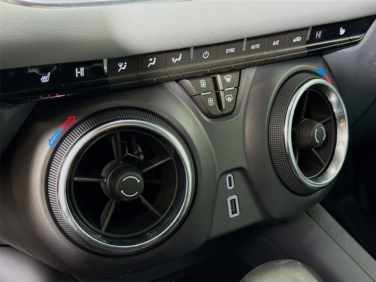 Used 2020 Chevrolet Blazer LT image 15