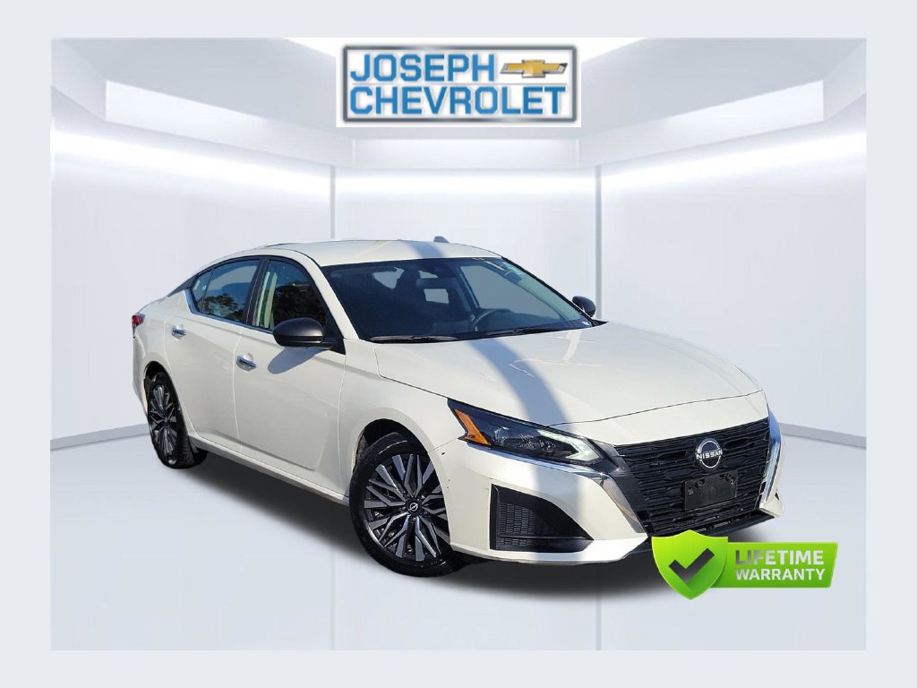 Used 2024 Nissan Altima 2.5 SV