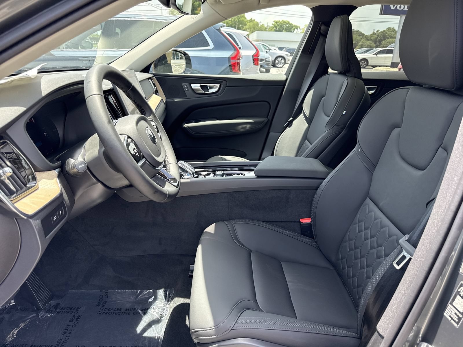 New 2026 Volvo XC60 T8 Plus w/ Protection Package Premier AWD/4WD image 10