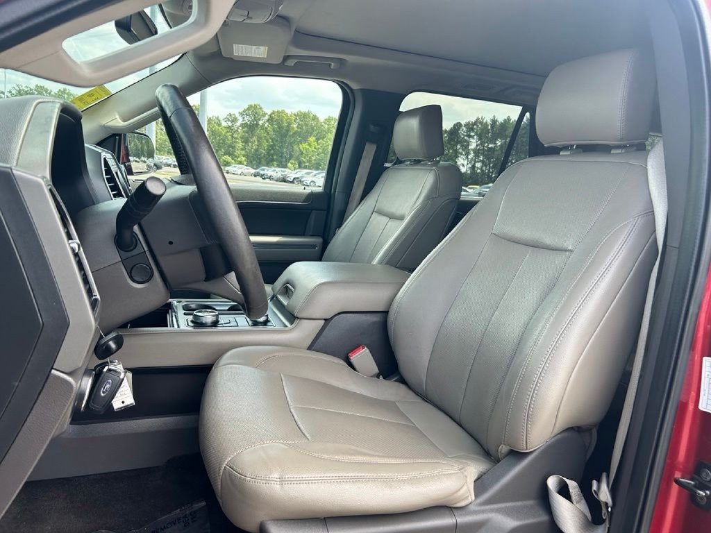 Used 2018 Ford Expedition Max XLT w/ Equipment Group 202A AWD/4WD image 12
