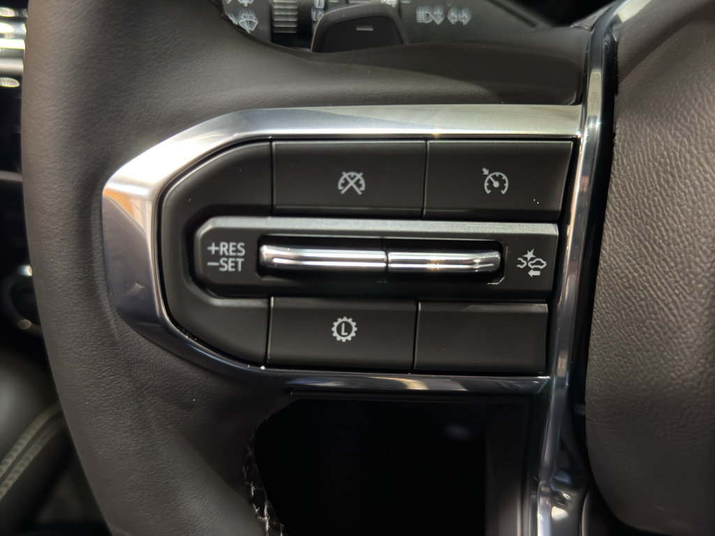 Used 2025 GMC Yukon XL Elevation w/ LPO, Elevation Black Package image 25