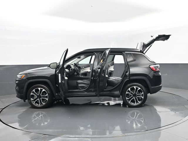 Used 2022 Jeep Compass Limited image 31