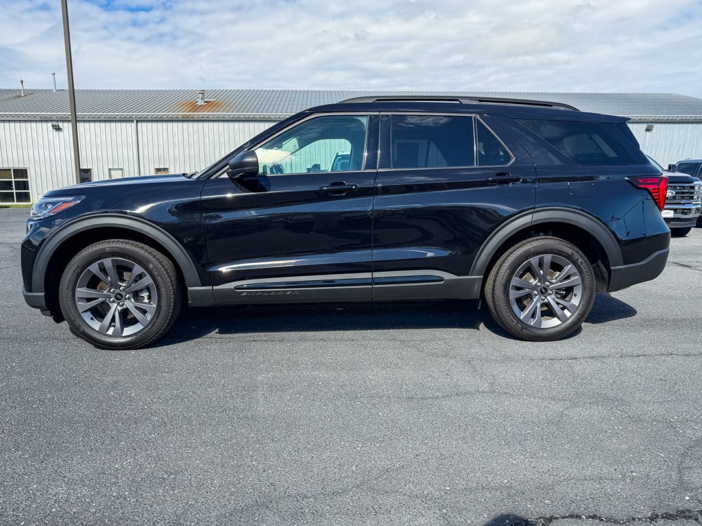 New 2026 Ford Explorer Active w/ Active Comfort Package AWD/4WD image 3
