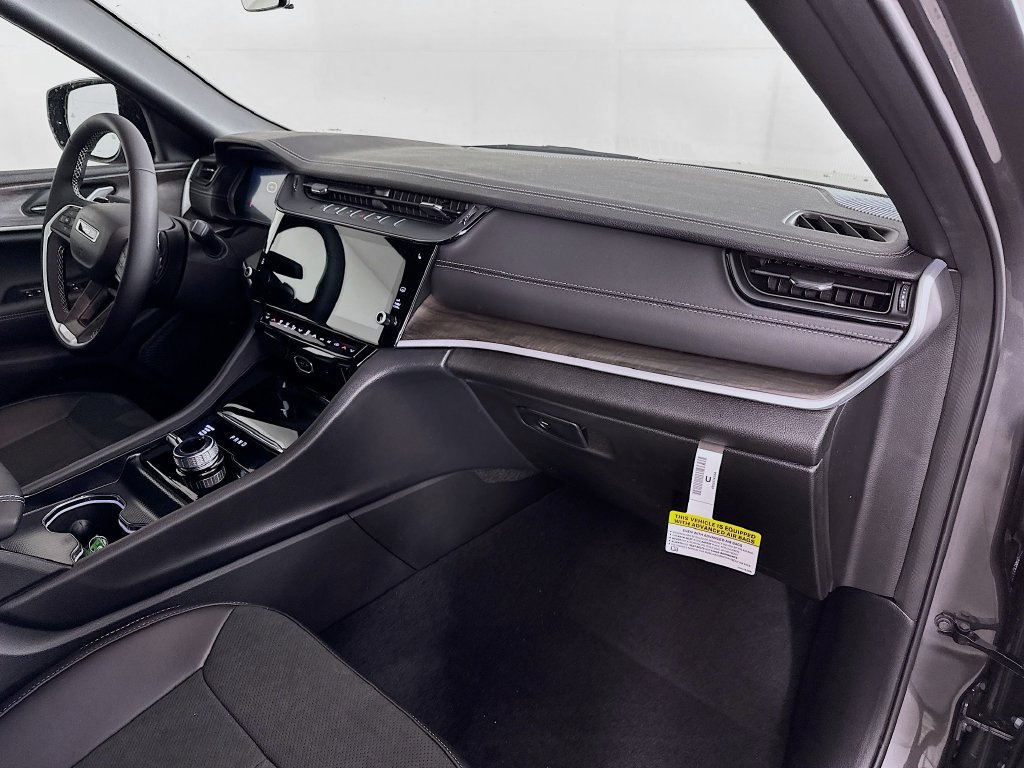 New 2026 Jeep Grand Cherokee L 4WD image 37