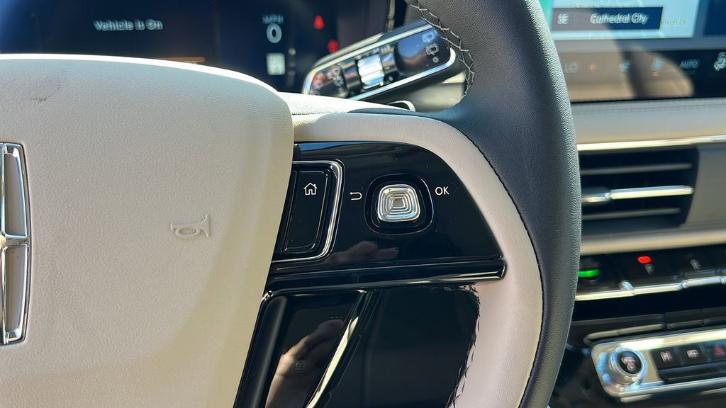 New 2025 Lincoln Corsair Premiere w/ Equipment Group 101A image 18