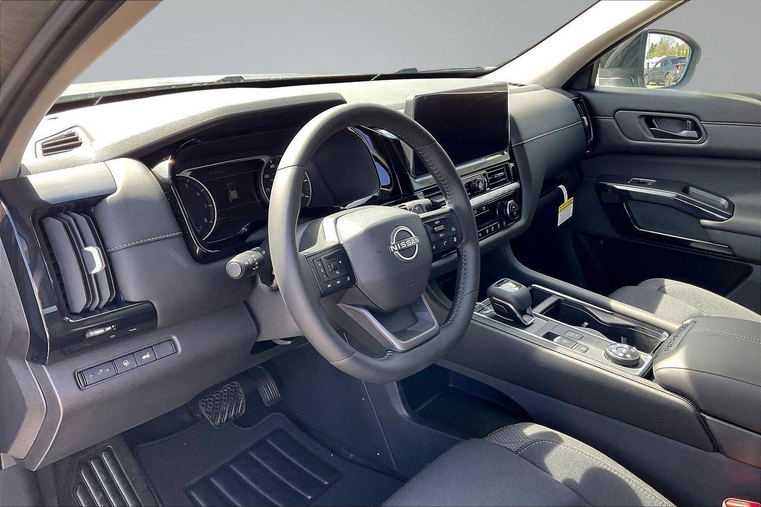 New 2026 Nissan Pathfinder SV image 7