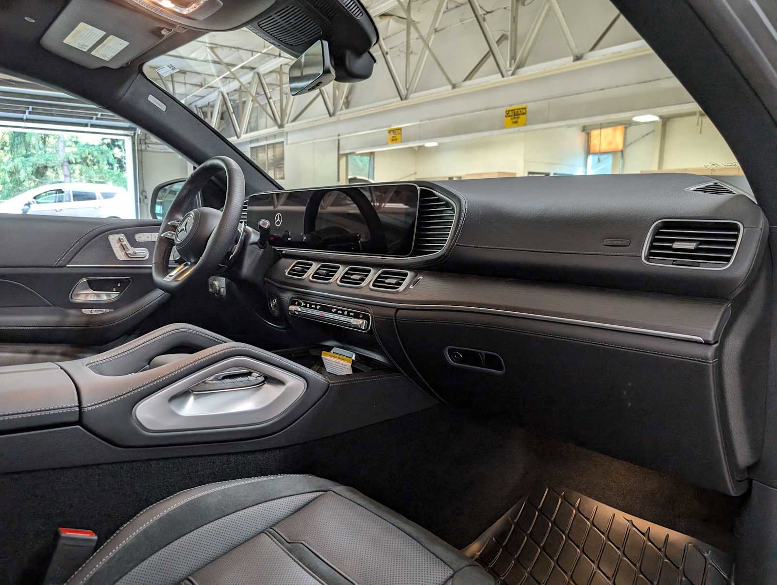 New 2025 Mercedes-Benz GLE 53 AMG 4MATIC Coupe image 12