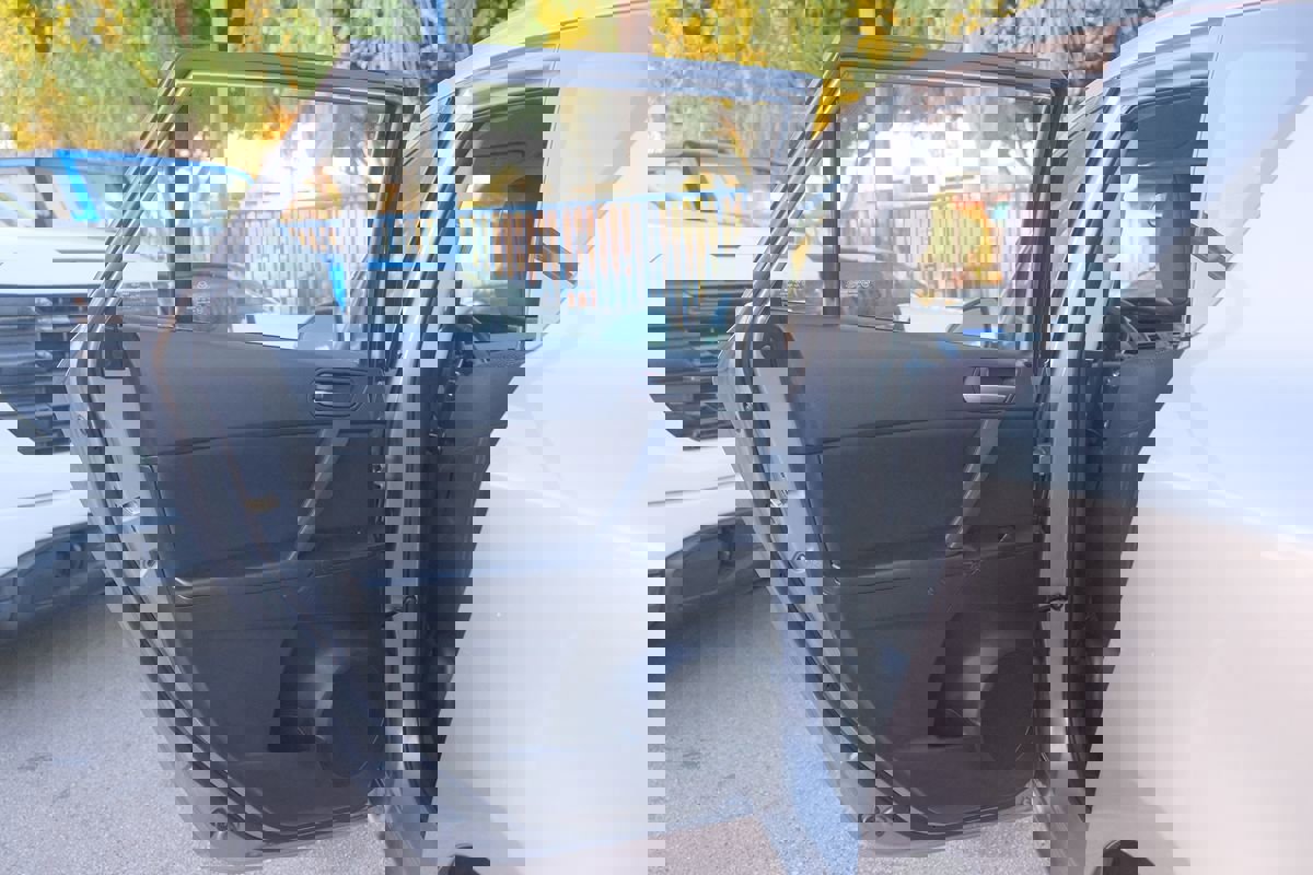 Used 2013 MAZDA MAZDA3 i Touring image 32