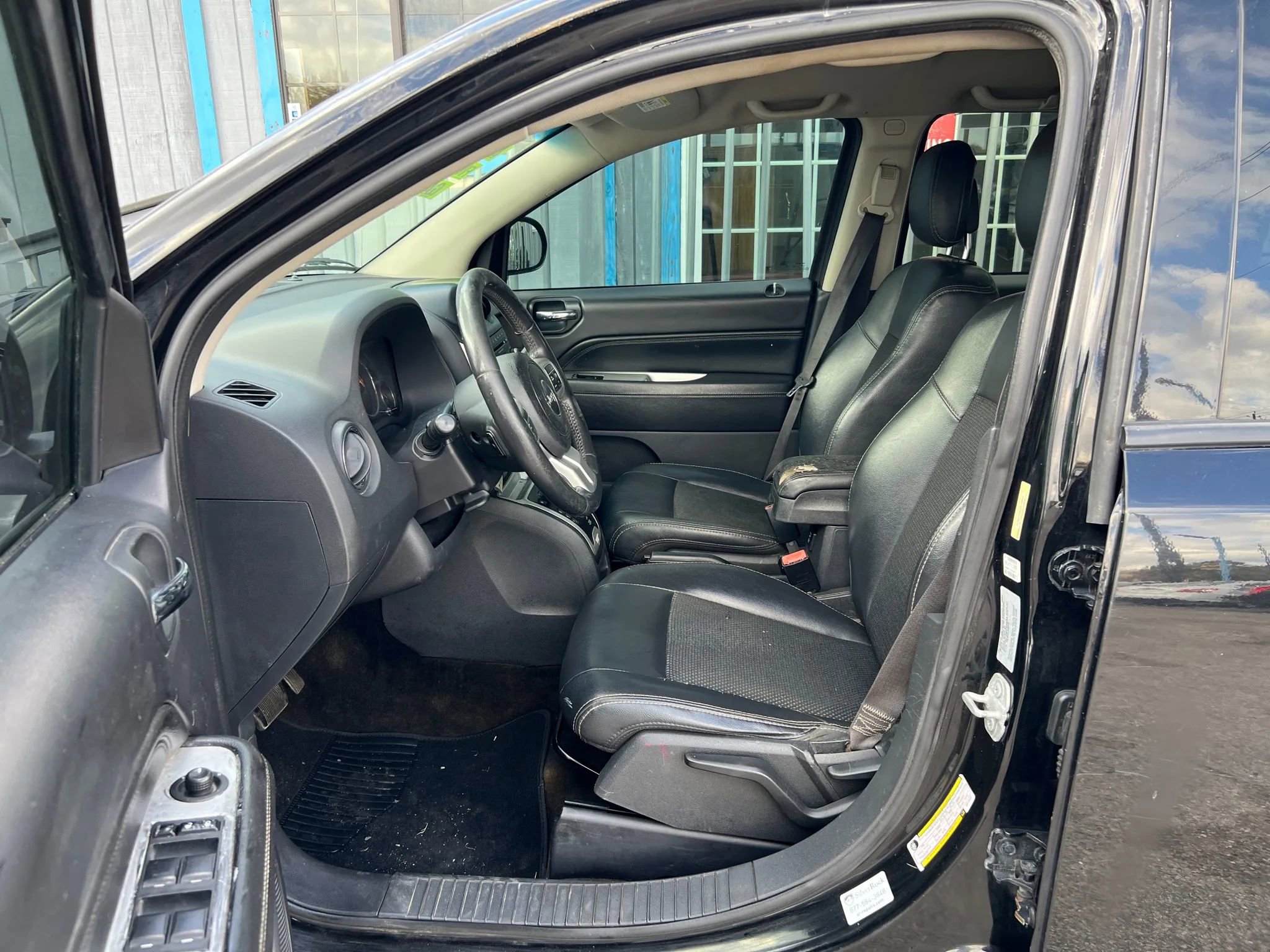 Used 2016 Jeep Compass Latitude image 10