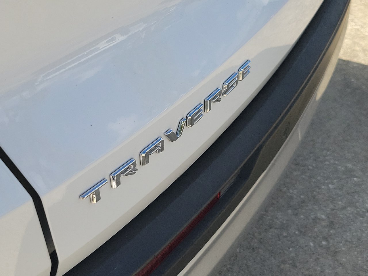 Certified 2026 Chevrolet Traverse LT w/ Driver Confidence Package FWD image 6