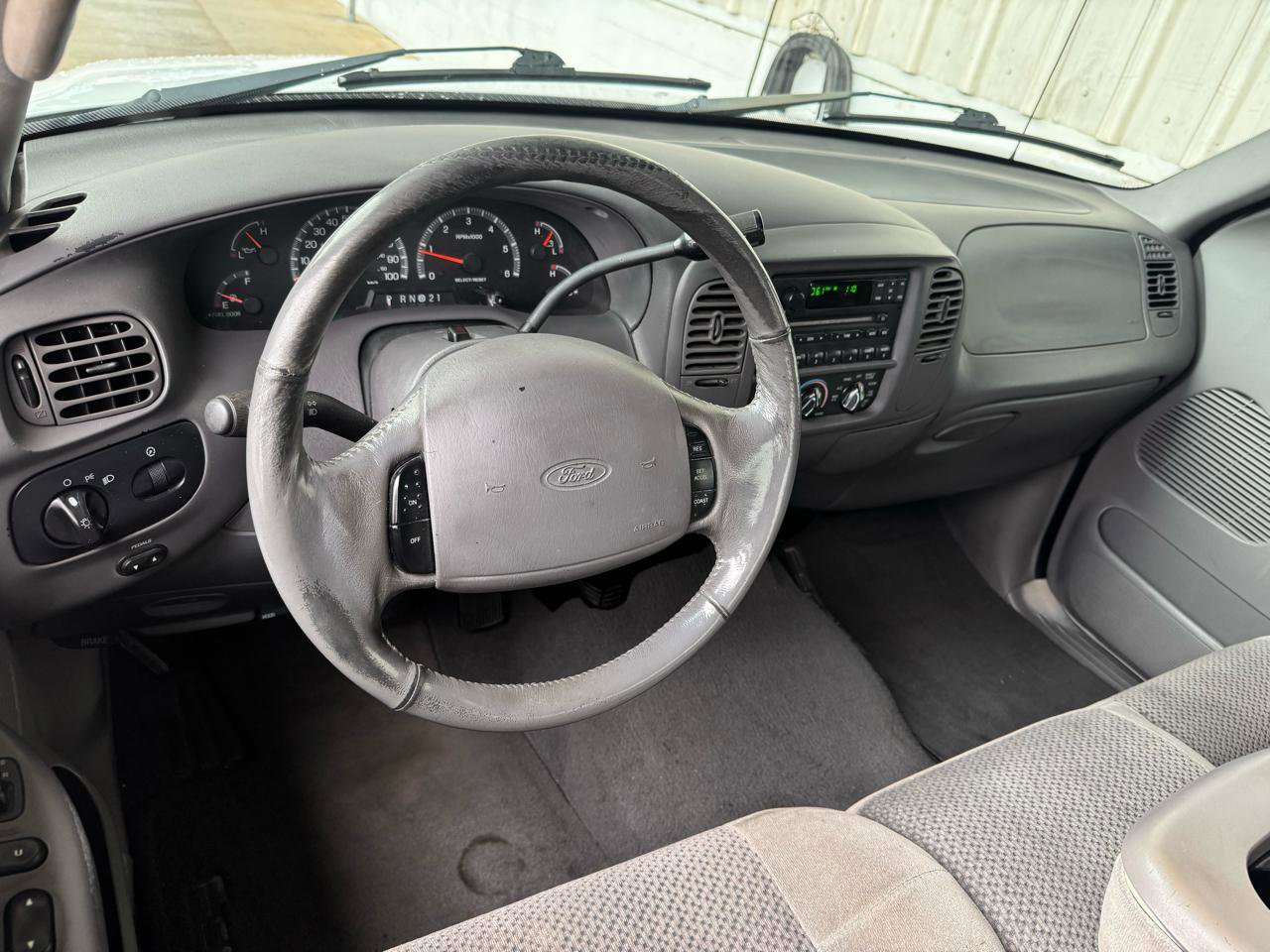 Used 2001 Ford F150 XLT image 13