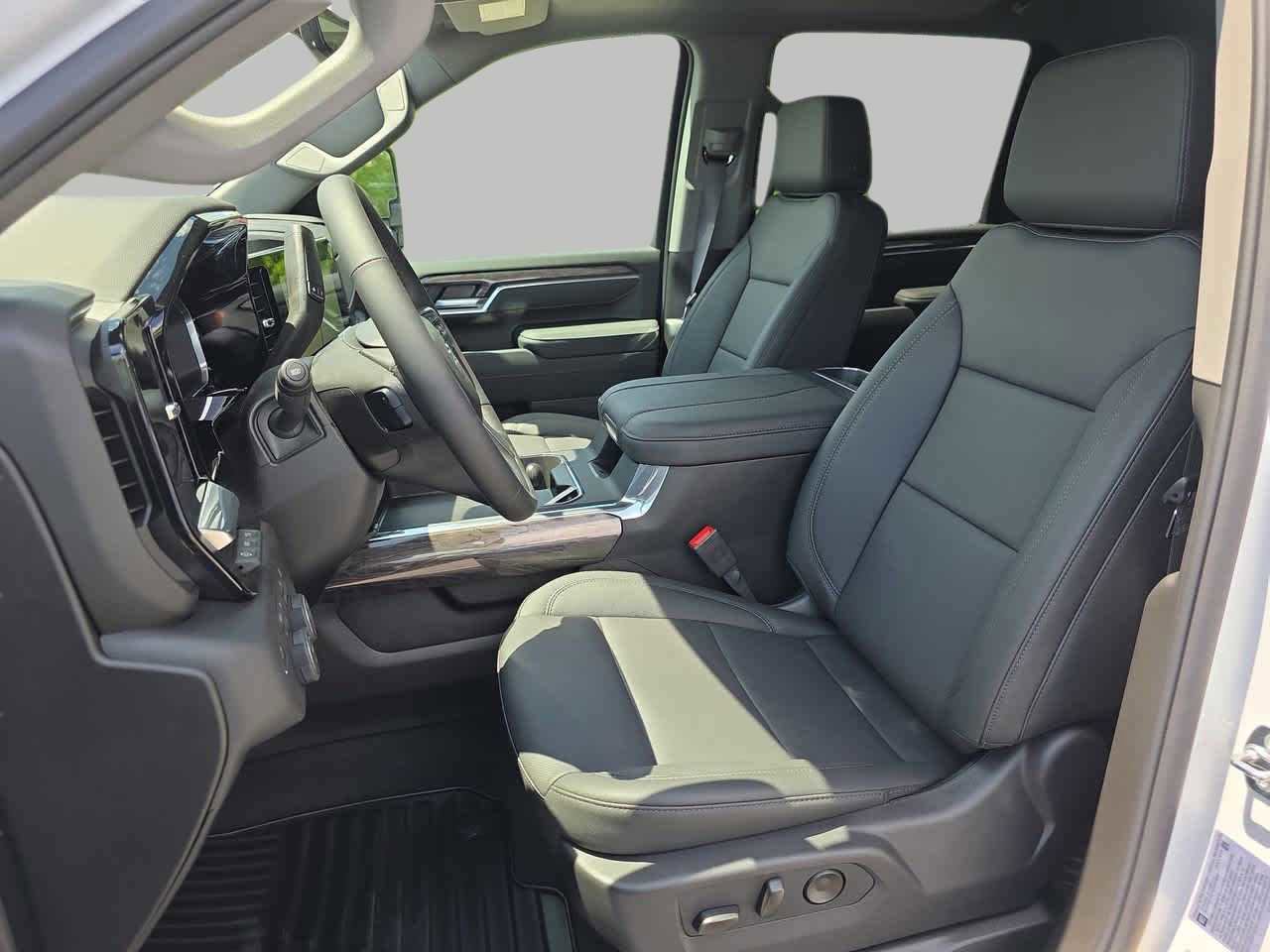 New 2026 Chevrolet Silverado 2500 LTZ w/ LTZ Plus Package AWD/4WD image 19