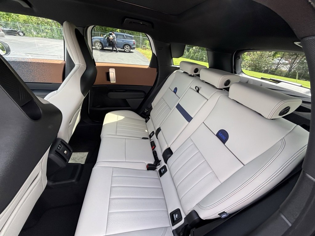 New 2025 MINI Cooper Countryman S w/ Comfort Package Max image 13