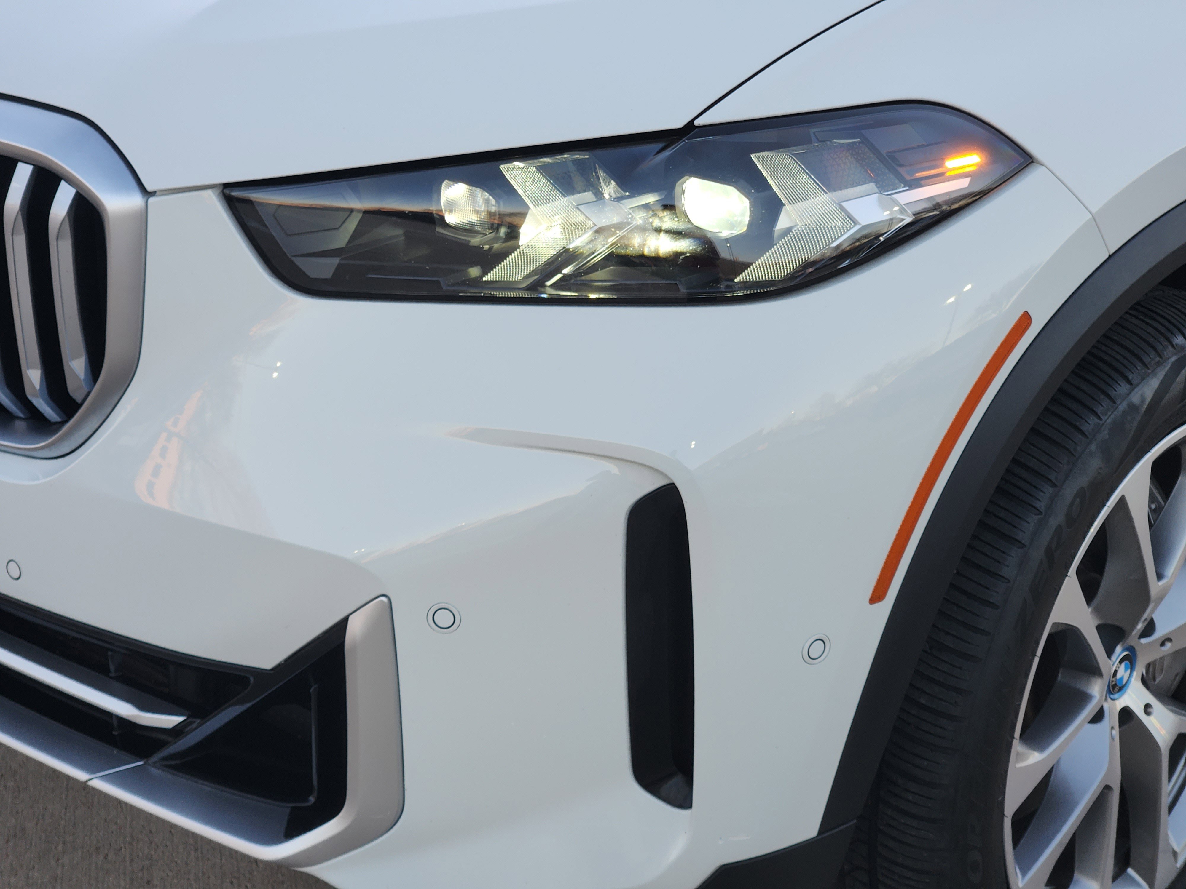 Used 2024 BMW X5 xDrive50e image 8