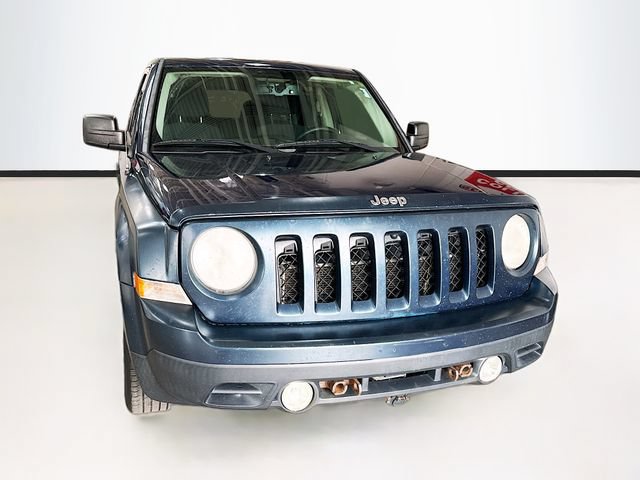 Used 2014 Jeep Patriot Latitude FWD image 3