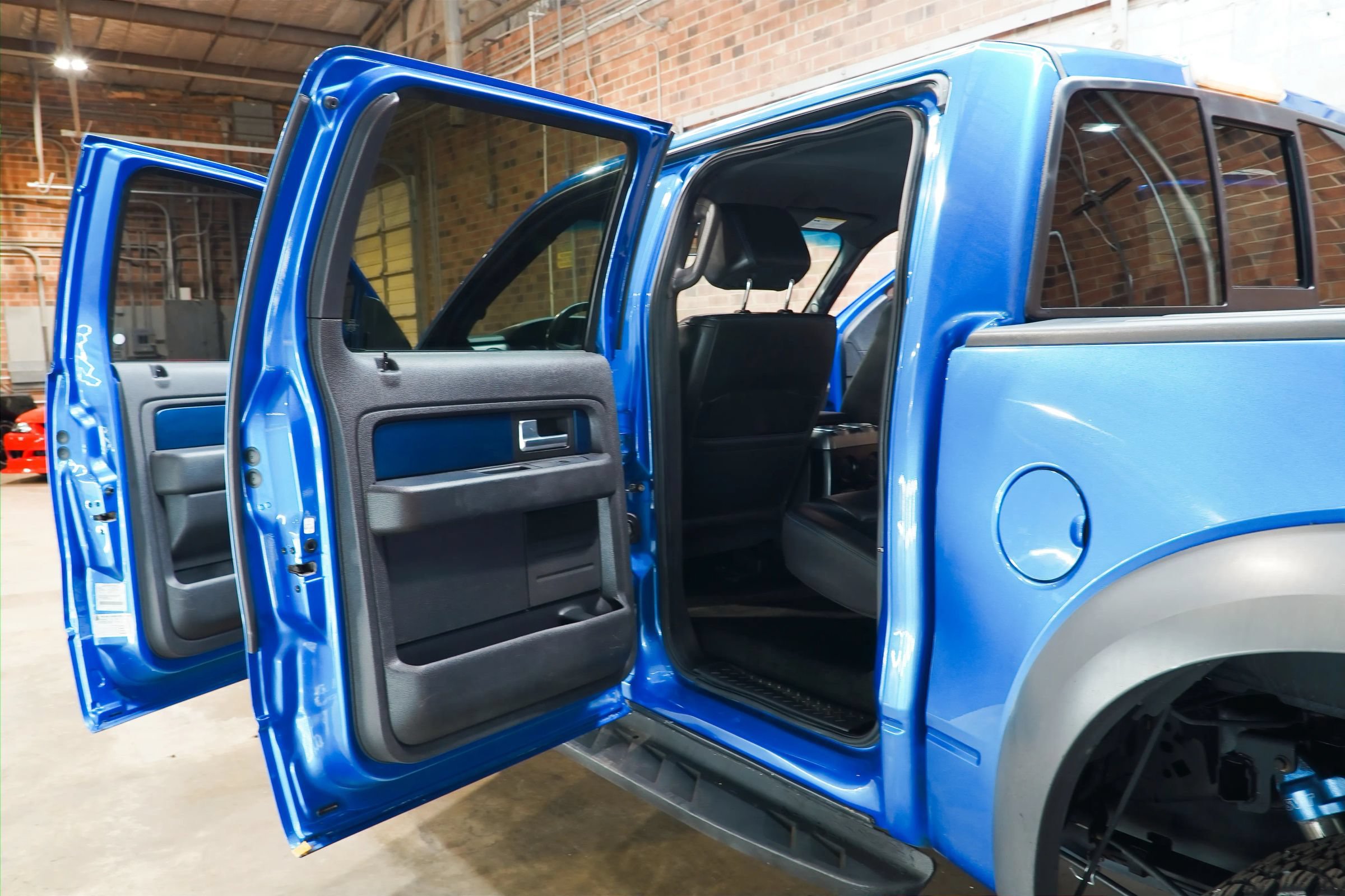 Used 2014 Ford F150 Raptor w/ Equipment Group 801A Luxury AWD/4WD image 39