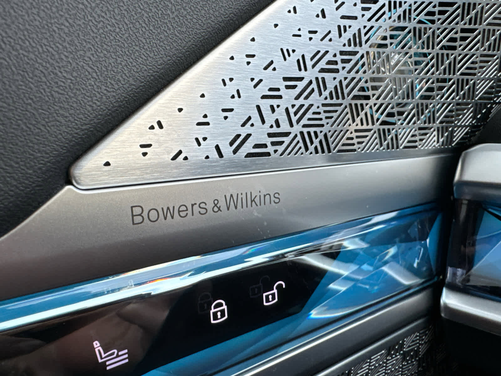 Used 2023 BMW i7 xDrive60 image 9